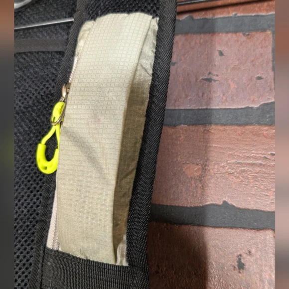 Trail Running Vest - Local Lion - Picture 5 of 14